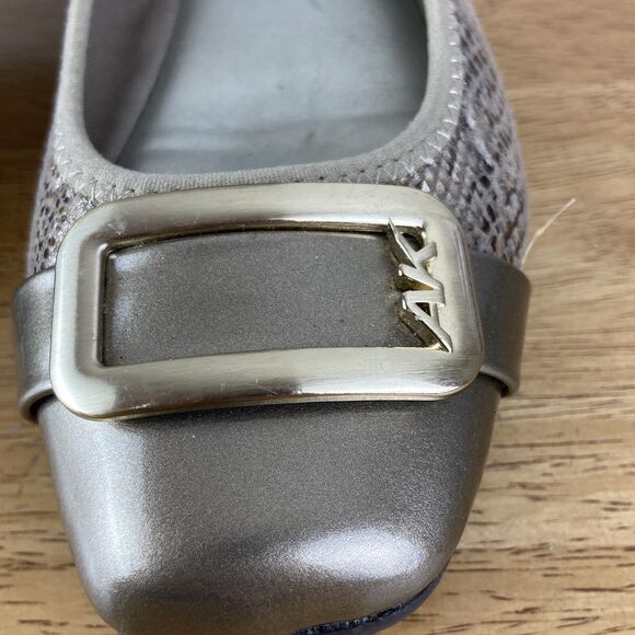 Anne Klein Women Shoe Size 6 Gold Snake Print Slip On Cap Toe Ballet Flat - Picture 4 of 7